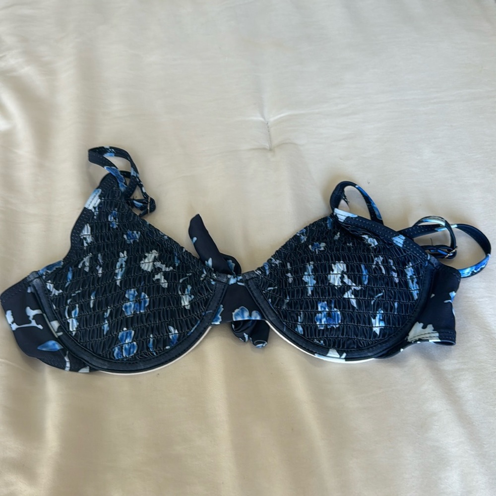 Blue floral bikini top